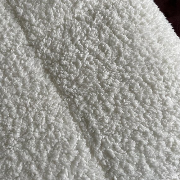 Full Size Ivory/Off-White Sherpa Comforter - Picture 3 of 10